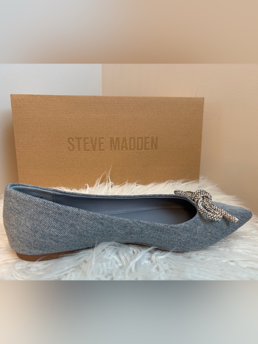 Steve Madden Gray Denim Pointed Toe Flats with Crystal Bow - Picture 2 of 3